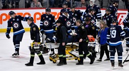 Haydna Fleuryho museli odniesť na nosidlách
