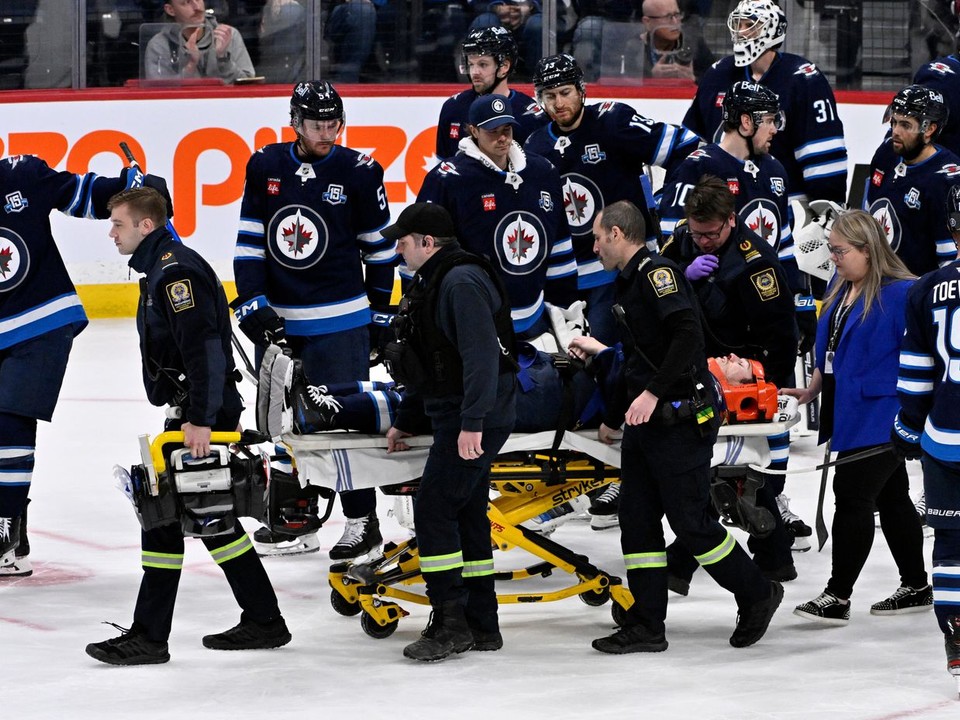 Haydna Fleuryho museli odniesť na nosidlách
