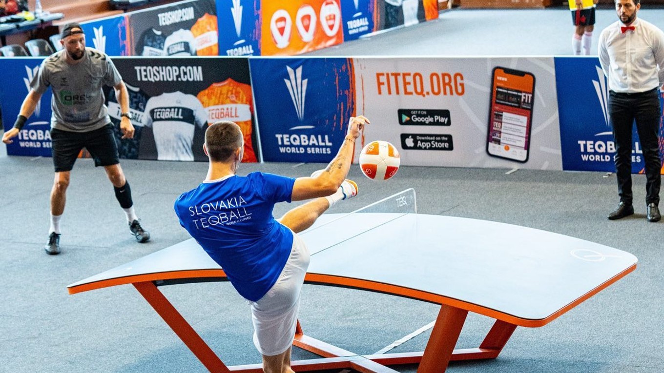 Teqball je mladý, dynamický šport.