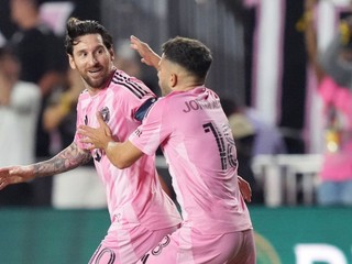 Lionel Messi a Jordi Alba 