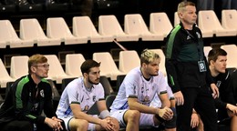 Tréneri Marek Gernát (vľavo) a Radoslav Antl na lavičke Tatrana Prešov.