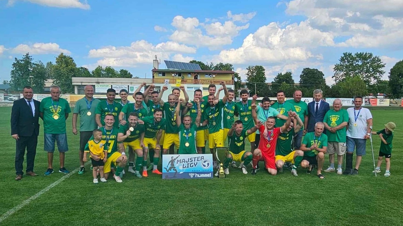 TJ Družstevník Topoľníky.