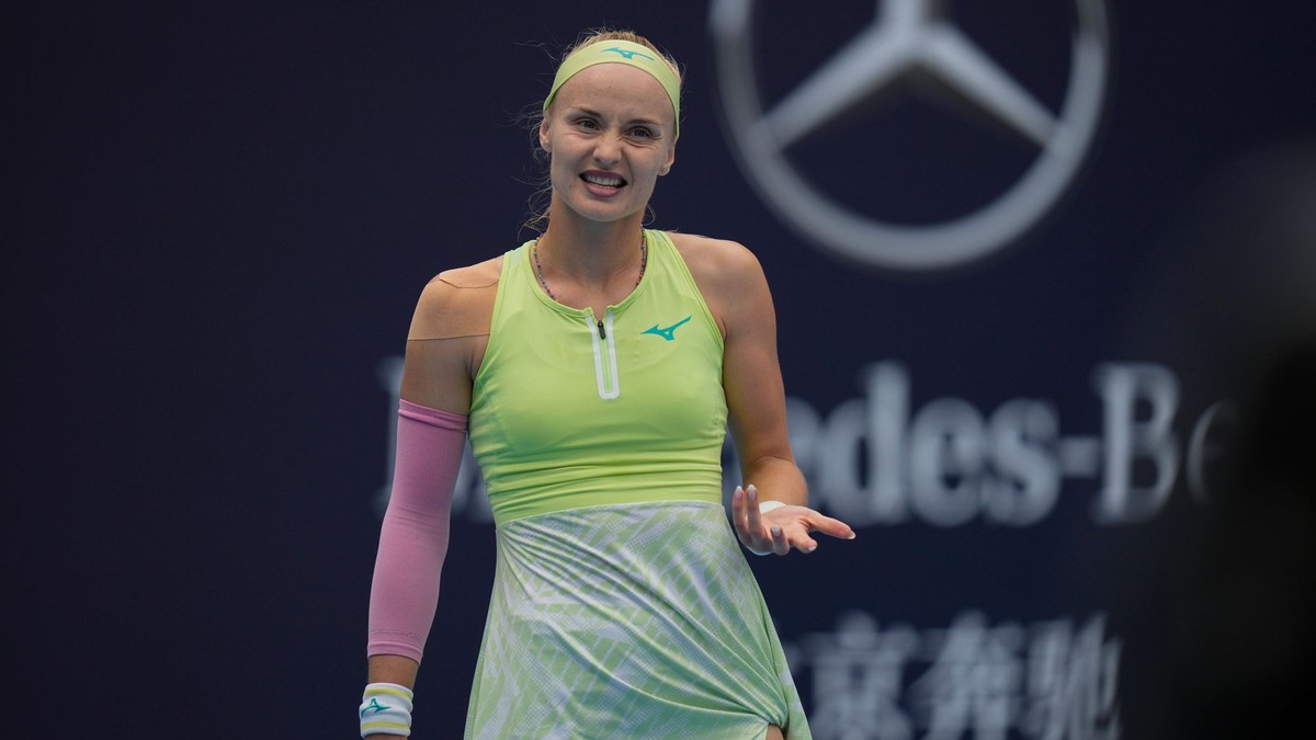 Rebecca Šramková v zápase 3. kola turnaja WTA Peking