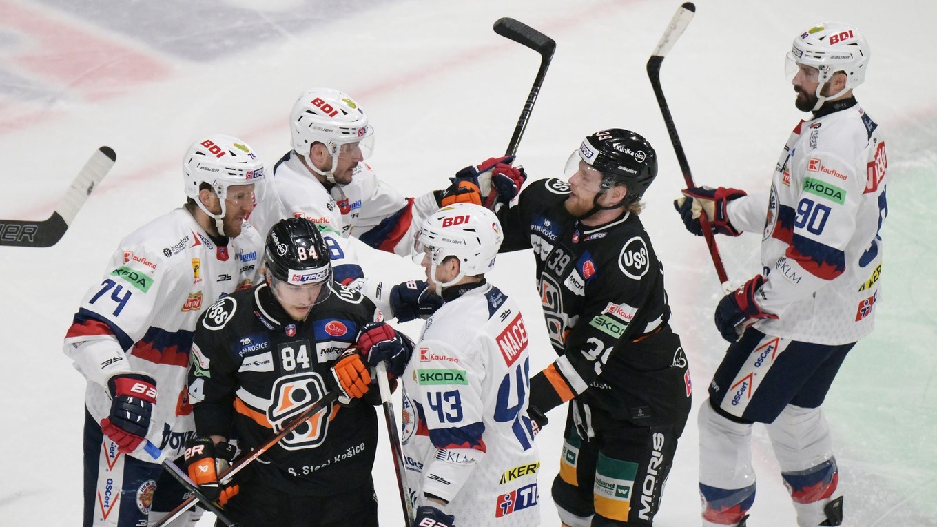 Šarvátka v dueli HC Košice - HKM Zvolen v 5. zápase semifinále play-off Tipos extraligy.