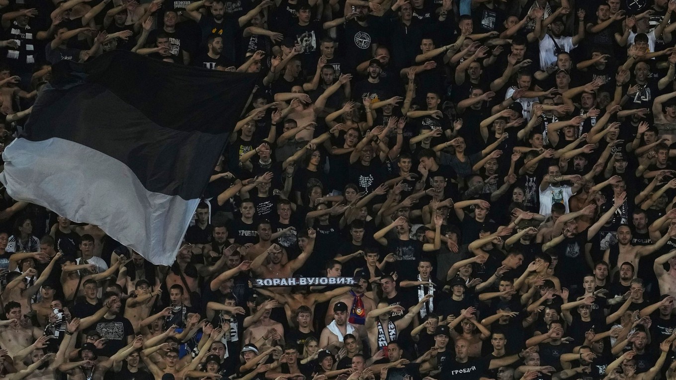 Fanúšikovia Partizanu Belehrad. 