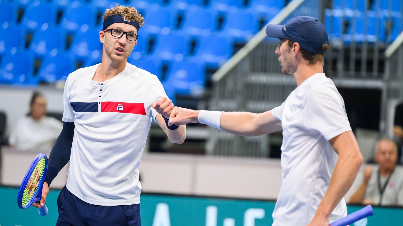 Sprava slovenskí daviscupoví reprezentanti Lukáš Klein a Miloš Karol