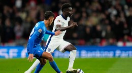 Bukayo Saka v zápase proti Grécku