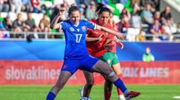 Zľava Mária Mikolajová (Slovensko) a Kika Nazarethová (Portugalsko)