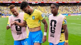 Zranený Lucas Paqueta