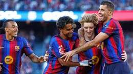 Hráči Barcelony sa tešia z gólu