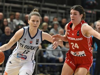 Slovenská basketbalistka Miroslava Mištinová v zápase proti Švajčiarsku. 