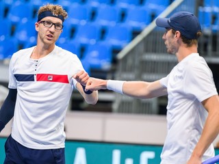 Sprava slovenskí daviscupoví reprezentanti Lukáš Klein a Miloš Karol