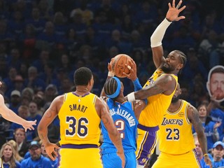 Shai Gilgeous-Alexander (2) v zápase play-off proti LA Lakers.