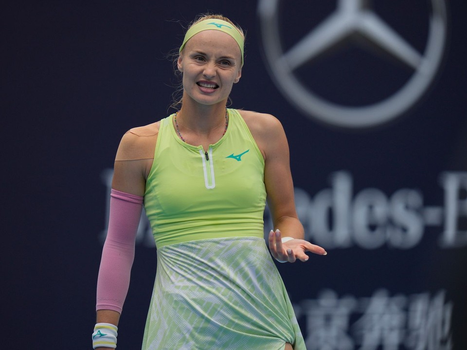 Rebecca Šramková v zápase 3. kola turnaja WTA Peking