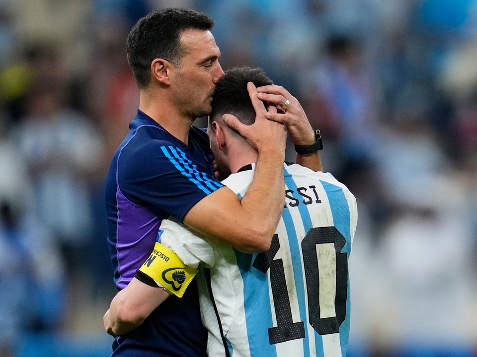 Lionel Scaloni a Lionel Messi