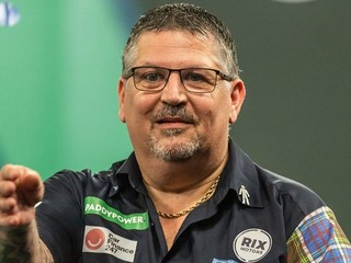 Škótsky šípkar Gary Anderson.
