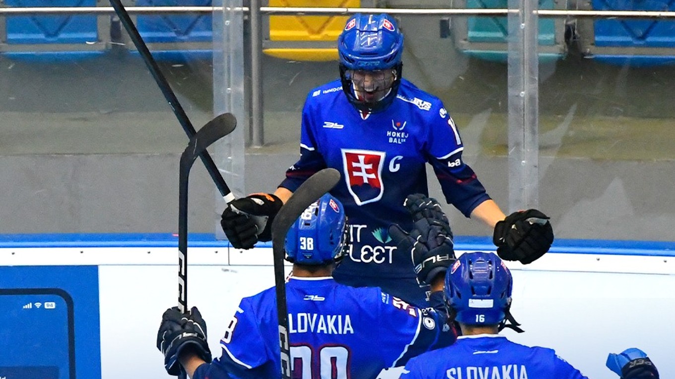 Radosť slovenských hokejbalistov do 16 rokov