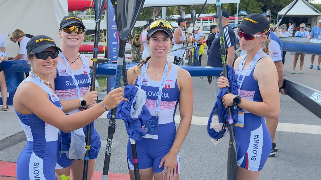 Slovenský štvorkajak v zložení Réka Bugárová, Sofia Bergendiová, Hana Gavorová a Bianka Sidová.