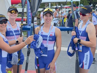 Slovenský štvorkajak v zložení Réka Bugárová, Sofia Bergendiová, Hana Gavorová a Bianka Sidová.