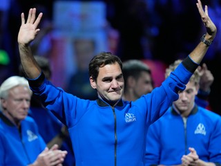 Roger Federer sa lúči po poslednom zápase.