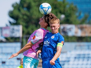 Momentka zo zápasu ŠK Slovan Bratislava B - FC ViOn Zlaté Moravce