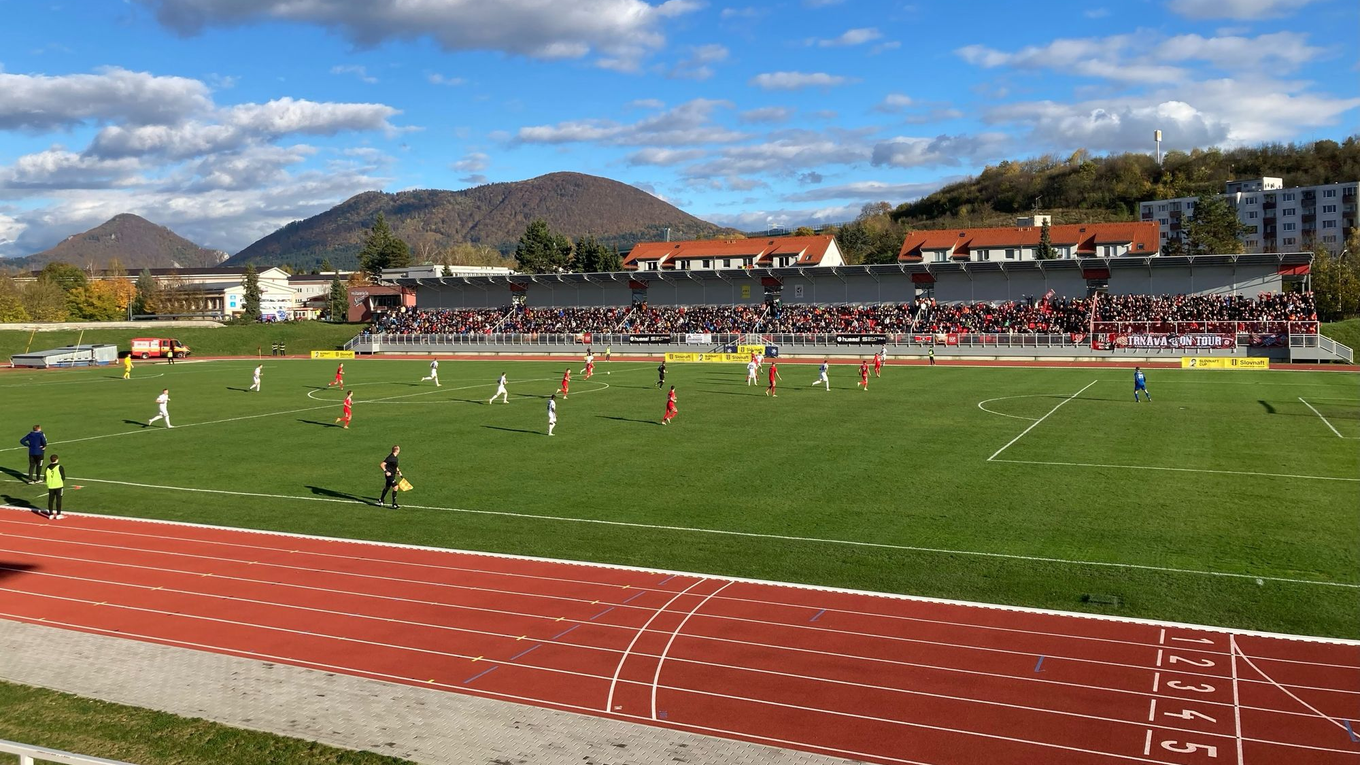 Momentka zo zápasu Slovnaft Cupu MŠK Považská Bystrica - FC Spartak Trnava.