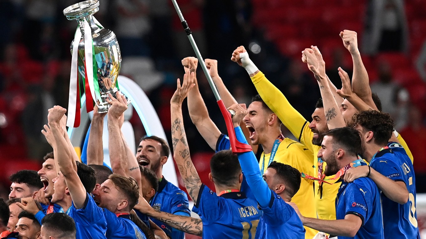 Futbalisti Talianska sa tešia z titulu na ME vo futbale (EURO 2020 / 2021).