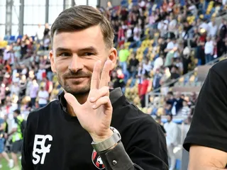 Na snímke vľavo tréner Trnavy Michal Gašparík a Adrian Zeljkovič.