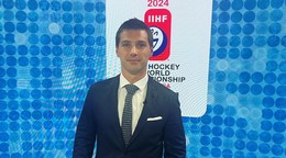Tomáš Záborský v štúdiu JOJ Šport ako hokejový expert. 