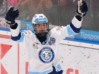 Radosť Tomáša Chrenka z Nitry po úvodnom góle v zápase 4. kola Tipsport ligy medzi HK Nitra - HK 32 Liptovský Mikuláš.