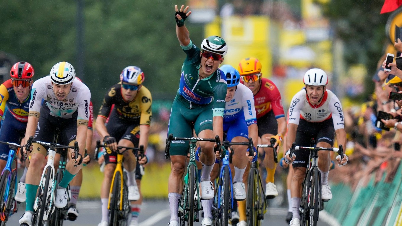 Jasper Philipsen sa teší z víťazstva v záverečnom špurte 11. etapy na Tour de France 2023.