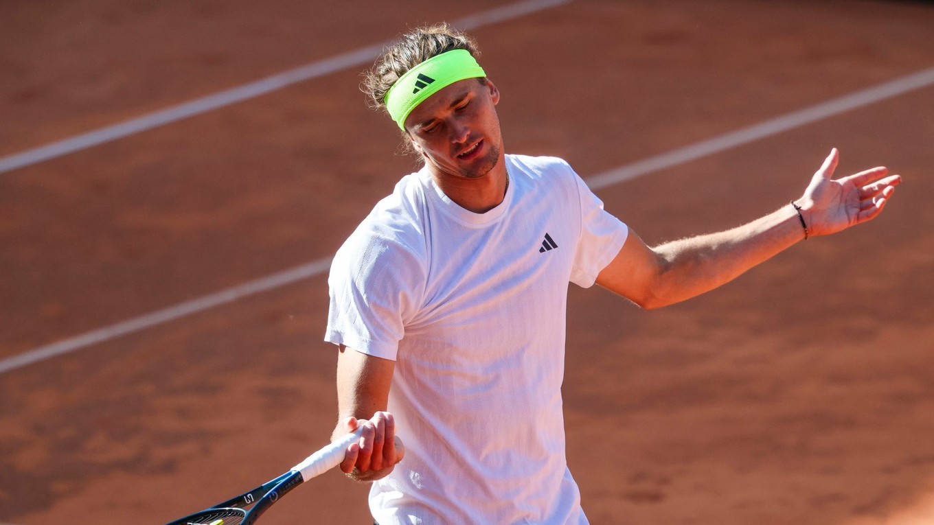 Nemecký tenista Alexander Zverev počas osemfinále turnaja ATP v Hamburgu.