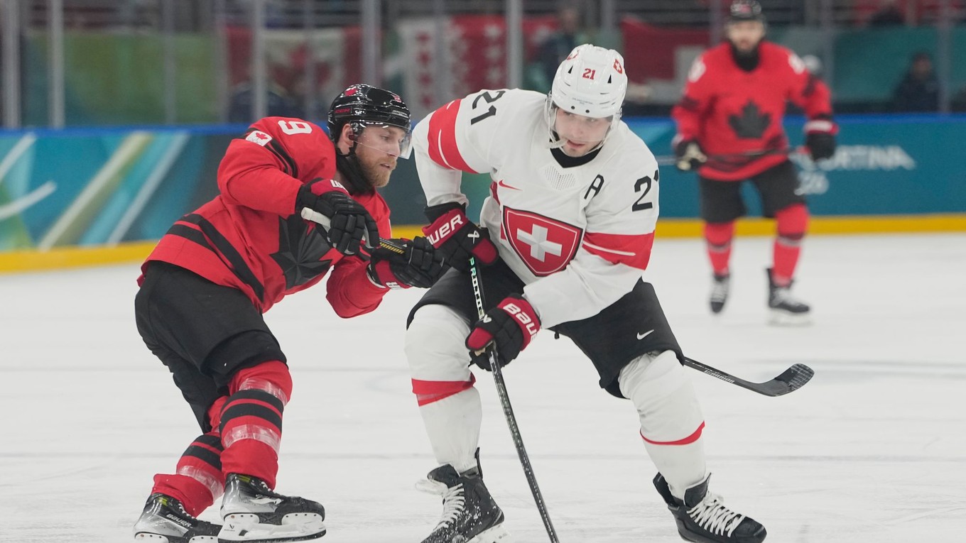 Sam Bennett a Kevin Fiala.