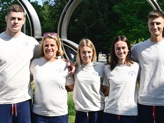 Zľava Marius Fízeľ (džudo), Zuzana Rehák Štefečeková (športová streľba), Viktória Forsterová, Hana Burzalová a Dominik Černý (atletika) pred odchodom na OH 2024.