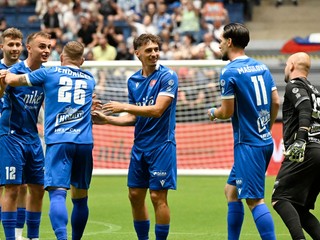 Radosť slovenskej reprezentácie po strelení gólu počas stretnutia A-skupiny Slovensko - Grécko na ME v malom futbale.