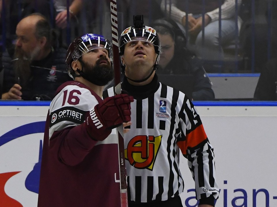 Kaspars Daugavinš v drese Lotyšska na MS v hokeji 2024.