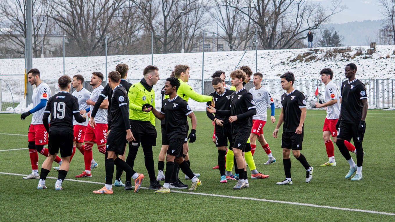 Momentka z prípravného zápasu Trenčín B - Lehota pod Vtáčnikom.