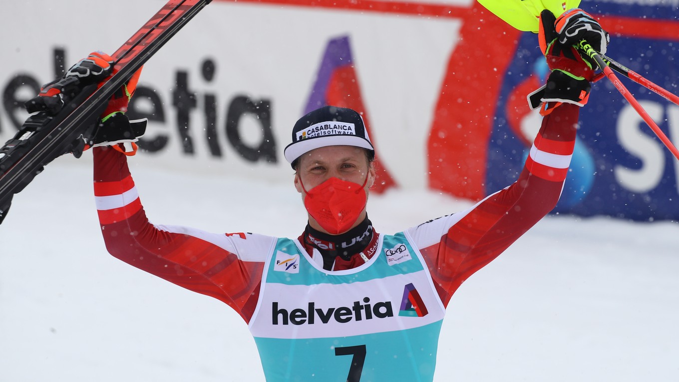 Manuel Feller vyhral slalom v Lenzerheide 2021.