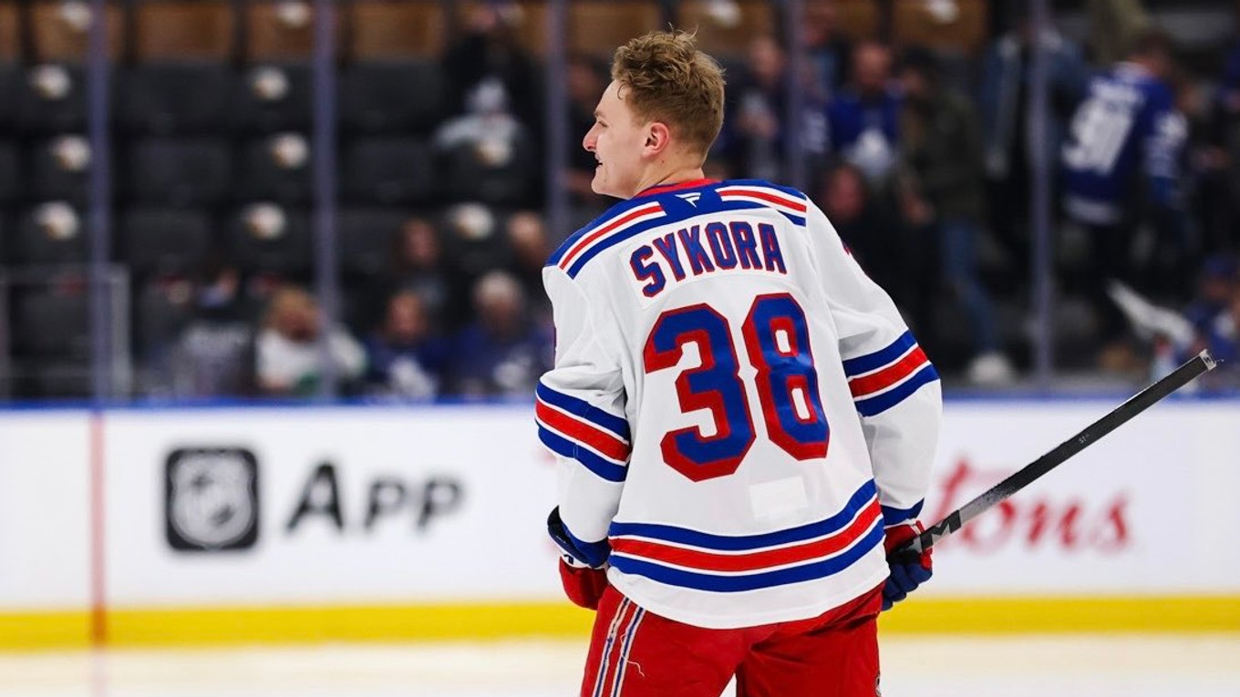 Adam Sýkora v debutovom zápase NHL. 