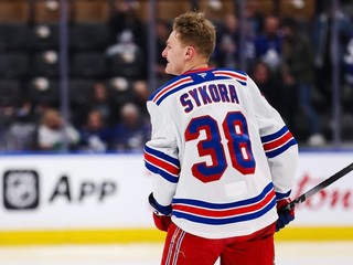 Adam Sýkora v debutovom zápase NHL.