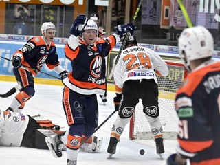 Alan Wilkins (Michalovce) sa teší po strelení gólu v dohrávke 33. kola Tipos extraligy HK Dukla Ingema Michalovce – HC Košice.