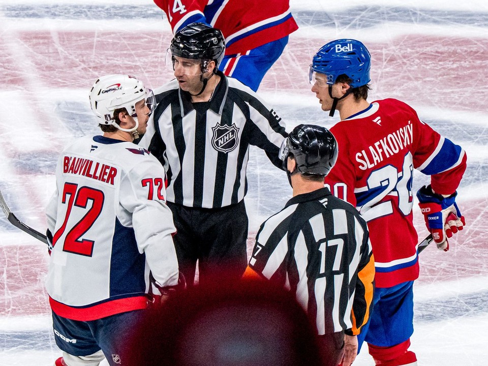 Juraj Slafkovský vo 4. zápase 1. kola play-off NHL: Montreal Canadiens - Washington Capitals.