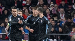 Futbalisti ŠK Slovan Bratislava v zápase s Atléticom Madrid.