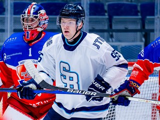 Momentka zo zápasu Poruba -Slovan Bratislava 