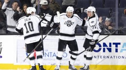 Martin Chromiak (uprostred) sa teší z gólu