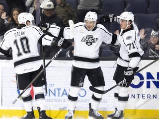 Martin Chromiak (uprostred) sa teší z gólu