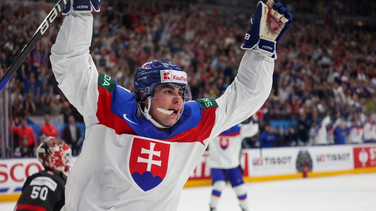 Šimon Nemec v zápase Slovensko-Kanada vo štvrťfinále MS v hokeji 2024.