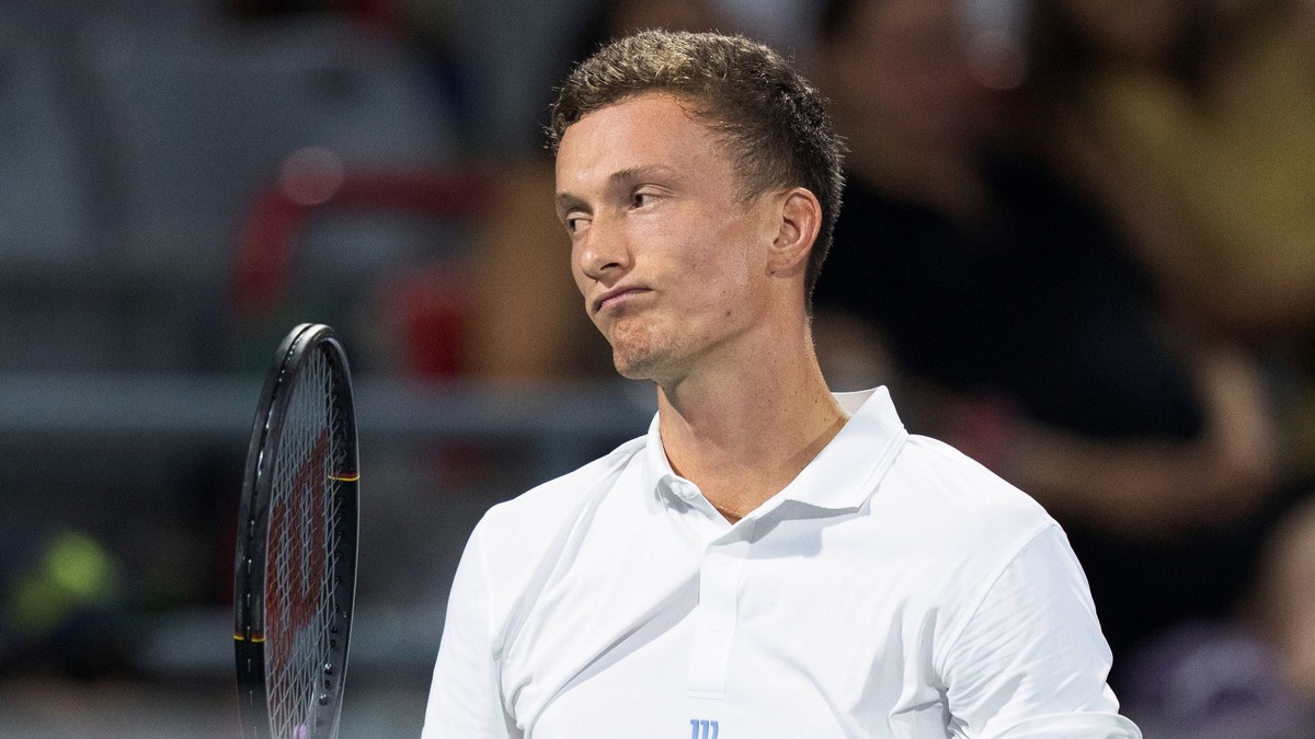 Jiri Lehecka of the Czechia reacts during his match against Rafael Jodar of Spain during Round of 16 tennis match at the National Bank Open in Montreal on Saturday, Aug. 8, 2026. (Christinne Muschi/The Canadian Press via AP)