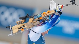 Slovenská biatlonistka Paulína Bátovská Fialková počas streľby na ZOH 2026.