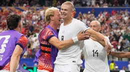Erling Haaland sa teší z gólu so spoluhráčmi Nórska